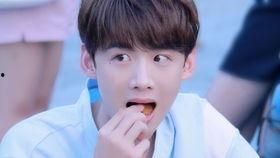 吃瓜网在线观看视频 明星大侦探第二季,揭秘娱乐圈悬疑案，吃瓜网友在线追剧